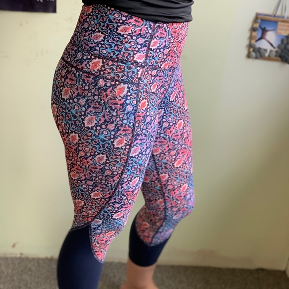 NEW Athleta “high rise tapestry” capri - Picture 7 of 12